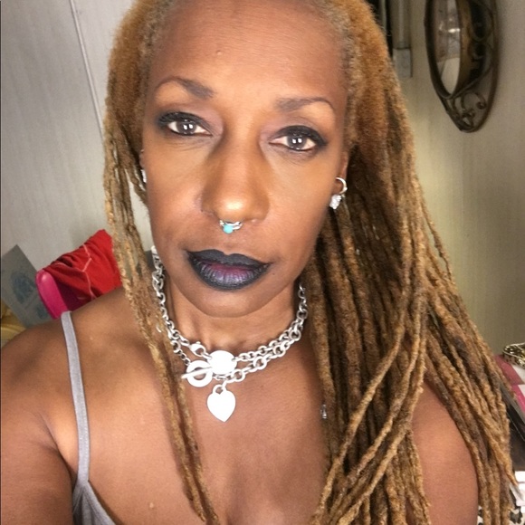 Meet your posher - Picture 7 of 8